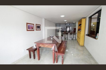 Casa à venda com 235m², 3 quartos e 4 vagas