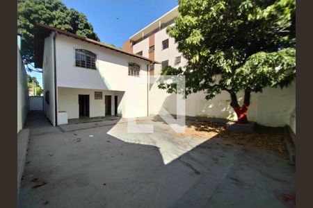 Casa à venda com 260m², 4 quartos e 3 vagas