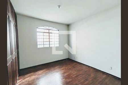 Casa à venda com 260m², 4 quartos e 3 vagas