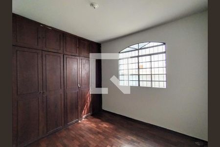 Casa à venda com 260m², 4 quartos e 3 vagas