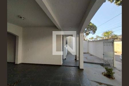 Casa à venda com 260m², 4 quartos e 3 vagas