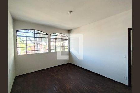 Casa à venda com 260m², 4 quartos e 3 vagas