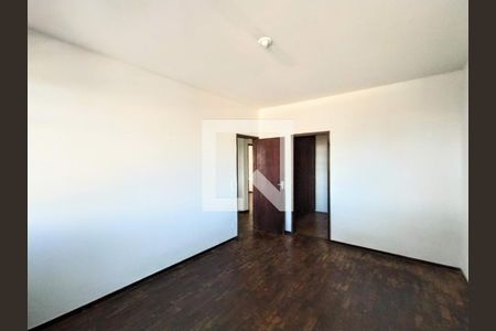 Casa à venda com 260m², 4 quartos e 3 vagas