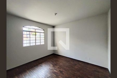 Casa à venda com 260m², 4 quartos e 3 vagas