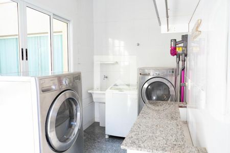 Casa para alugar com 358m², 4 quartos e 4 vagas