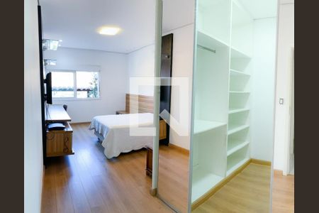 Casa para alugar com 358m², 4 quartos e 4 vagas