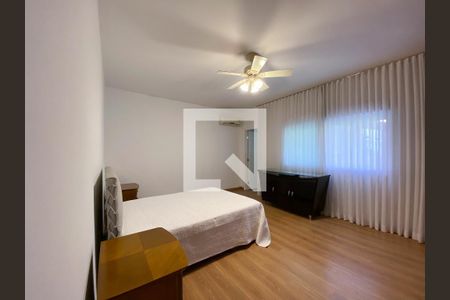 Casa para alugar com 358m², 4 quartos e 4 vagas