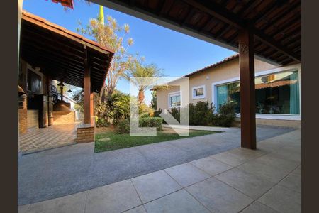 Casa para alugar com 358m², 4 quartos e 4 vagas