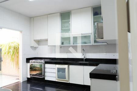 Casa para alugar com 358m², 4 quartos e 4 vagas