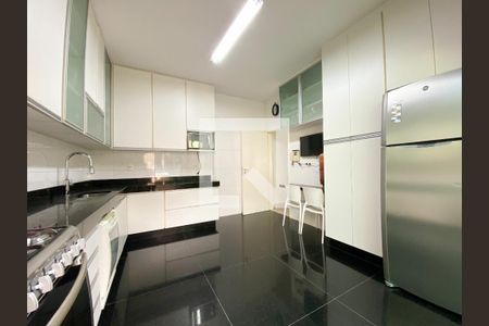 Casa para alugar com 358m², 4 quartos e 4 vagas