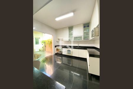 Casa para alugar com 358m², 4 quartos e 4 vagas