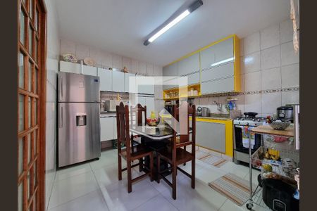 Casa à venda com 200m², 3 quartos e 4 vagas