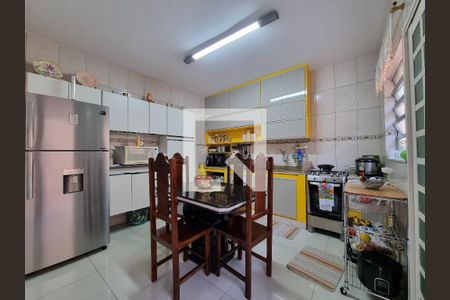 Casa à venda com 200m², 3 quartos e 4 vagas