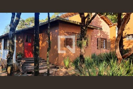 Casa de condomínio à venda com 200m², 3 quartos e 3 vagas