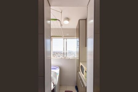 Apartamento à venda com 90m², 3 quartos e 2 vagas Apartamento à venda com 90m², 3 quartos e 2 vagasÁrea de Serviço