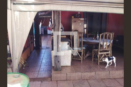 Casa à venda com 271m², 4 quartos e 4 vagas