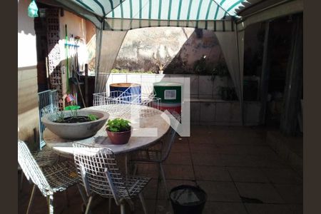 Casa à venda com 271m², 4 quartos e 4 vagas