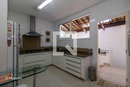 Casa à venda com 360m², 4 quartos e 4 vagas