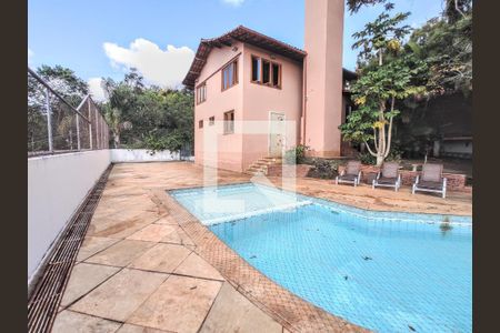 Casa de condomínio à venda com 474m², 4 quartos e 5 vagas