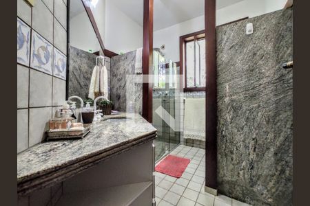 Casa de condomínio à venda com 474m², 4 quartos e 5 vagas