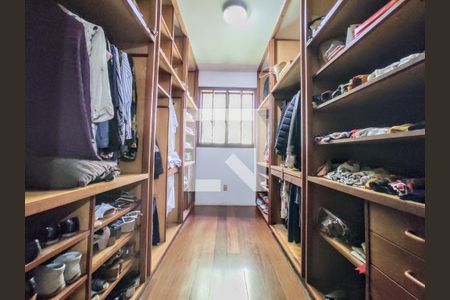 Casa de condomínio à venda com 474m², 4 quartos e 5 vagas