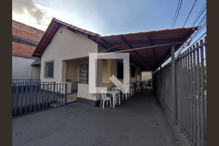 Casa à venda com 75m², 3 quartos e 2 vagasFachada