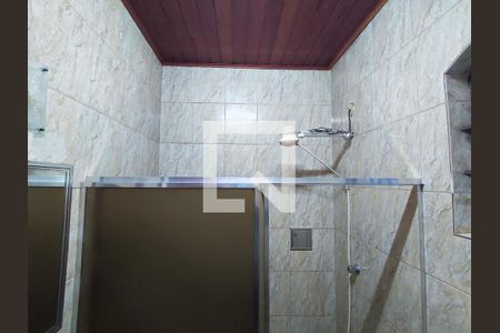 Casa à venda com 75m², 3 quartos e 2 vagasBanheiro