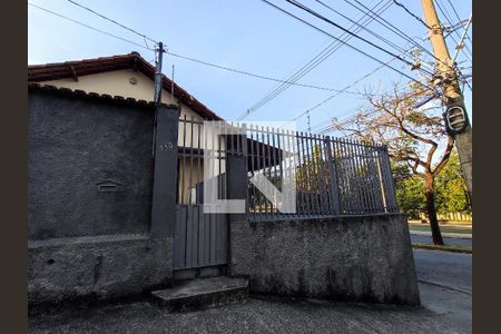 Casa à venda com 75m², 3 quartos e 2 vagasFachada