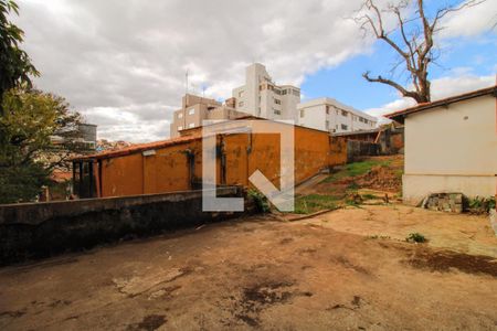 Casa à venda com 320m², 4 quartos e 4 vagas