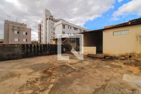Casa à venda com 320m², 4 quartos e 4 vagas