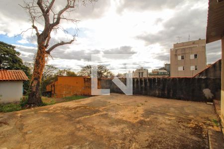 Casa à venda com 320m², 4 quartos e 4 vagas