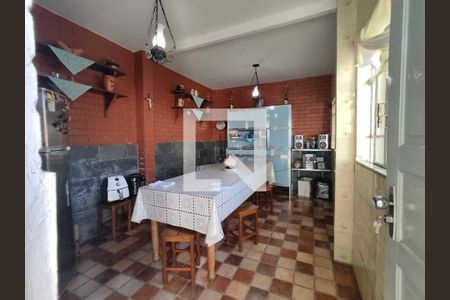 Casa à venda com 227m², 4 quartos e 4 vagas