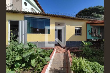 Casa à venda com 227m², 4 quartos e 4 vagas
