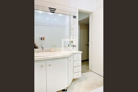 Apartamento à venda com 235m², 4 quartos e 2 vagas