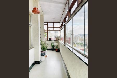 Apartamento à venda com 235m², 4 quartos e 2 vagas