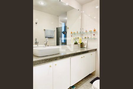 Apartamento à venda com 235m², 4 quartos e 2 vagas