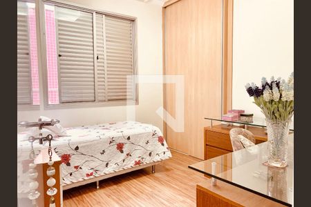 Apartamento à venda com 235m², 4 quartos e 2 vagas