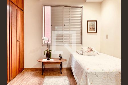 Apartamento à venda com 235m², 4 quartos e 2 vagas