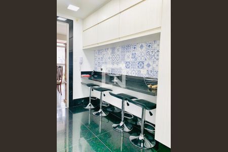 Apartamento à venda com 235m², 4 quartos e 2 vagas