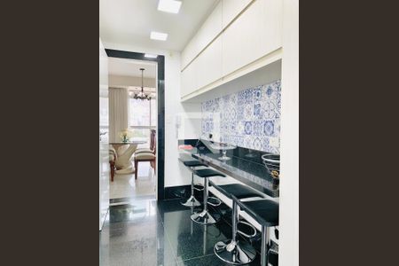 Apartamento à venda com 235m², 4 quartos e 2 vagas