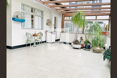 Apartamento à venda com 235m², 4 quartos e 2 vagas