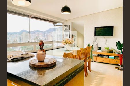 Apartamento à venda com 235m², 4 quartos e 2 vagas