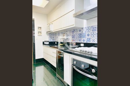 Apartamento à venda com 235m², 4 quartos e 2 vagas