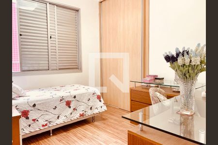 Apartamento à venda com 235m², 4 quartos e 2 vagas