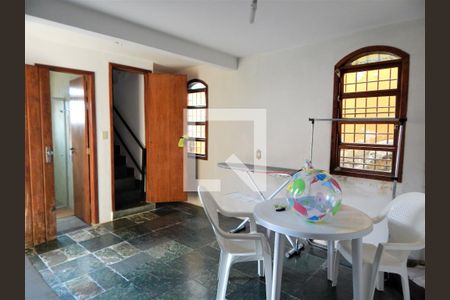 Casa à venda com 360m², 4 quartos e 2 vagas