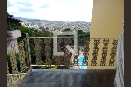 Casa à venda com 360m², 4 quartos e 2 vagas