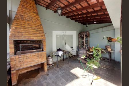 Casa à venda com 278m², 4 quartos e 4 vagas
