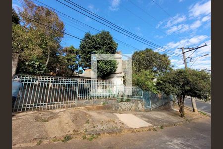 Casa à venda com 257m², 3 quartos e 3 vagas