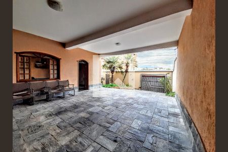 Casa à venda com 263m², 3 quartos e 4 vagas