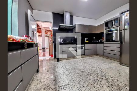 Casa à venda com 263m², 3 quartos e 4 vagas